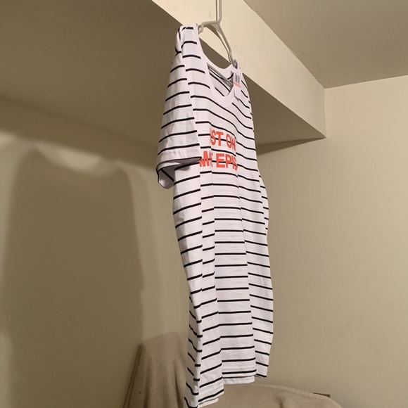 🥳HOST PICK🥳 “JUST ONE MORE EPISODE”. Binge watching tee 📺 - Picture 4 of 6